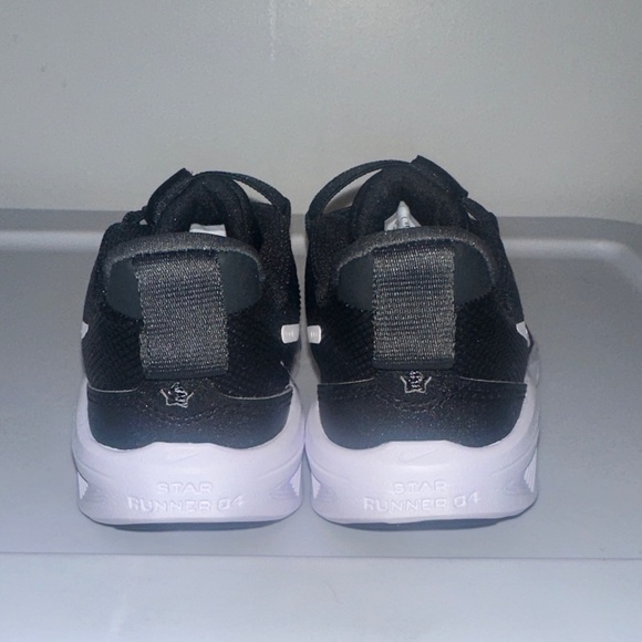 Kids Nike Dual-Tone Black and White Running Shoes - Picture 4 of 6